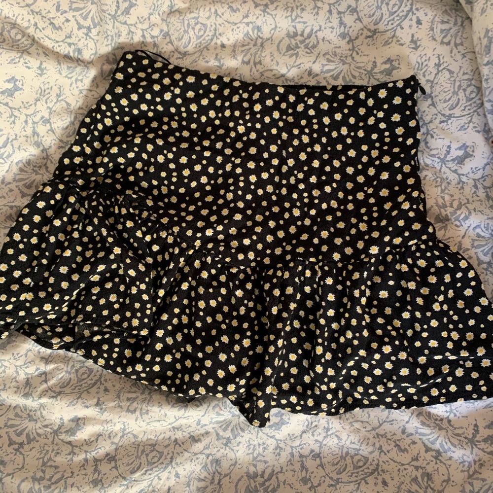Zara mini skirt - Picture 2 of 2